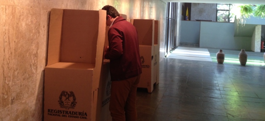 Puestos de votación habilitados en los Consulados de Brasilia, Sao Paulo y Curitiba cerraron  sus puestos de votación